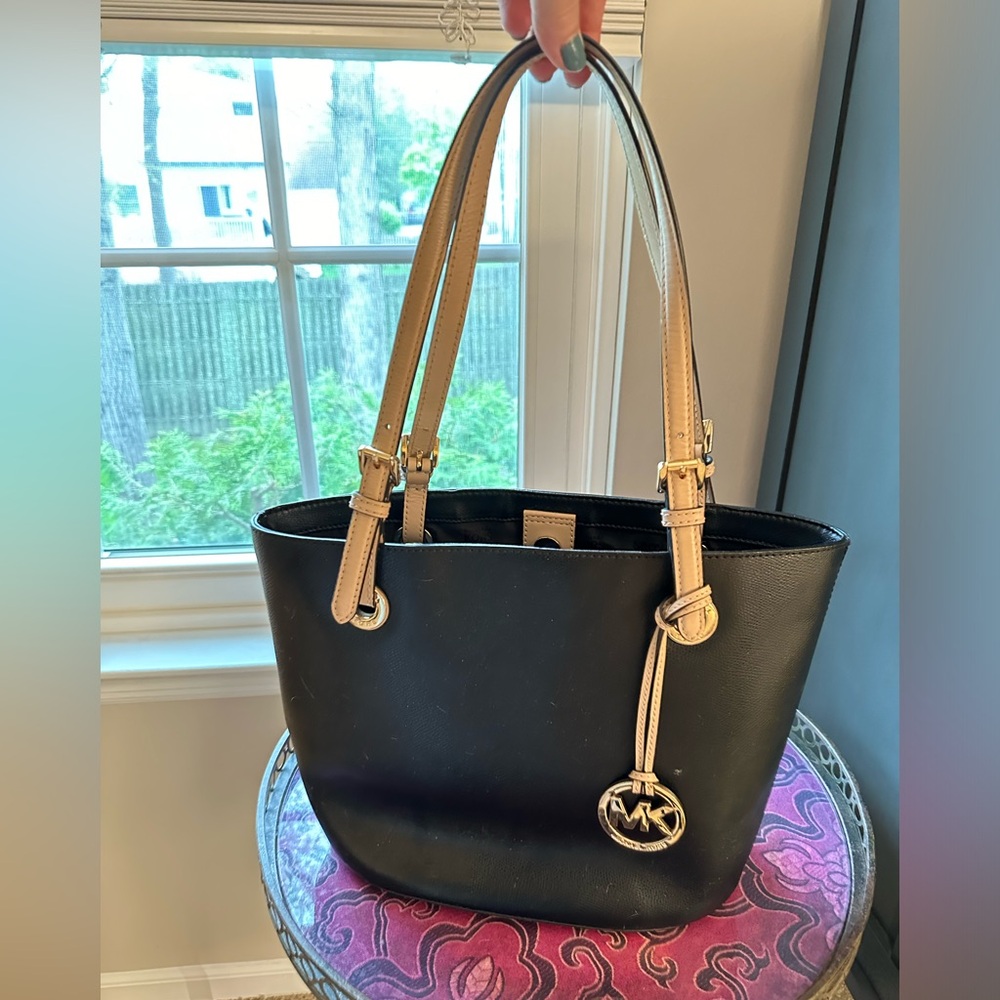 Barely used Michael Kors  black leather  purse.